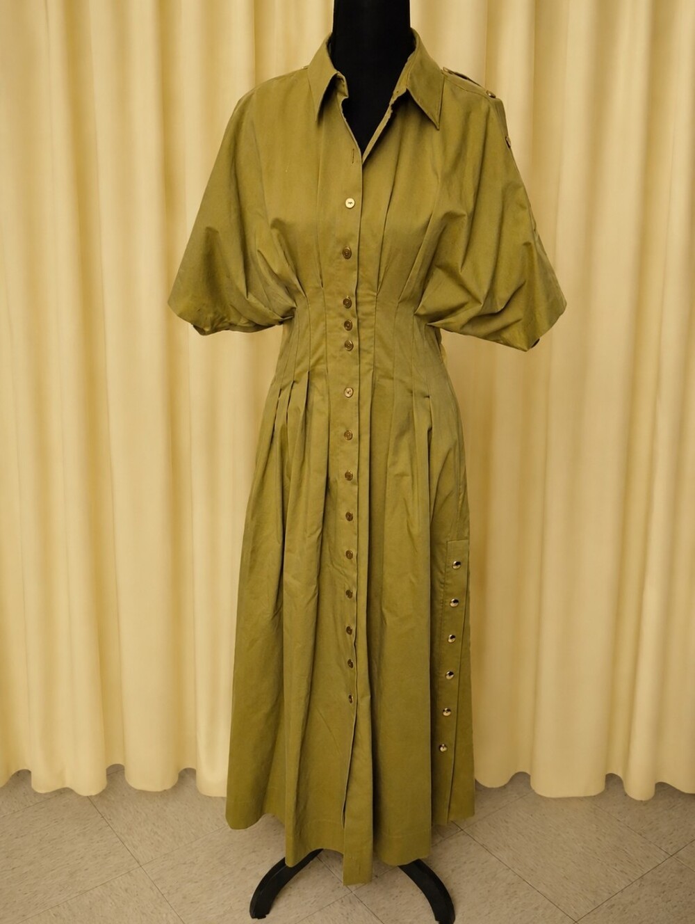 Exquise Olive Button-Front Maxi Dress with Puff Sleeves